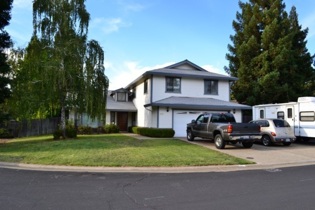 beautiful home on quiet cul-de-sac in american river canyon community of folsom this home is loaded with many great amenities and perfect for a family.