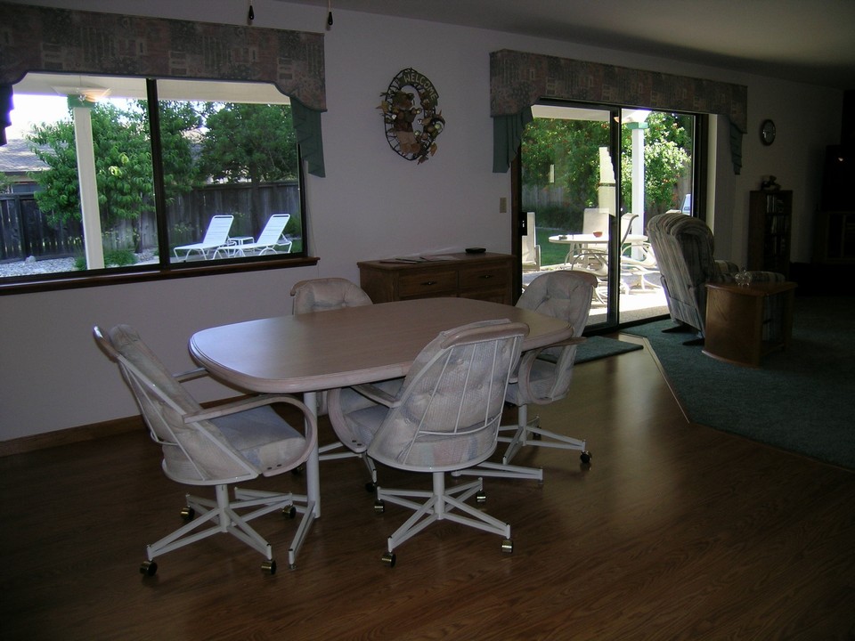 nook sit back every morning and watch the sunrise while drinking coffee and looking out at the beautiful backyard.